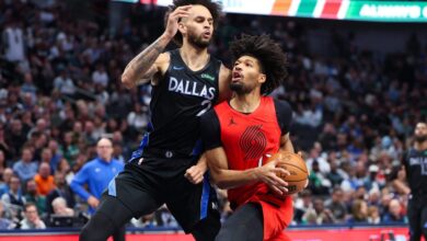 يعاني لاعب فريق مافريكس ديريك ليفلي من "تورم وعدم راحة" في قدمه التي تم إصلاحها جراحيًا