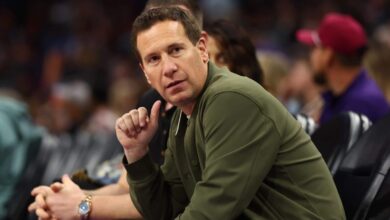 دعوى قضائية تزعم أن مالك صنز مات إيشبيا عامل الفريق مثل "حصالة شخصية"