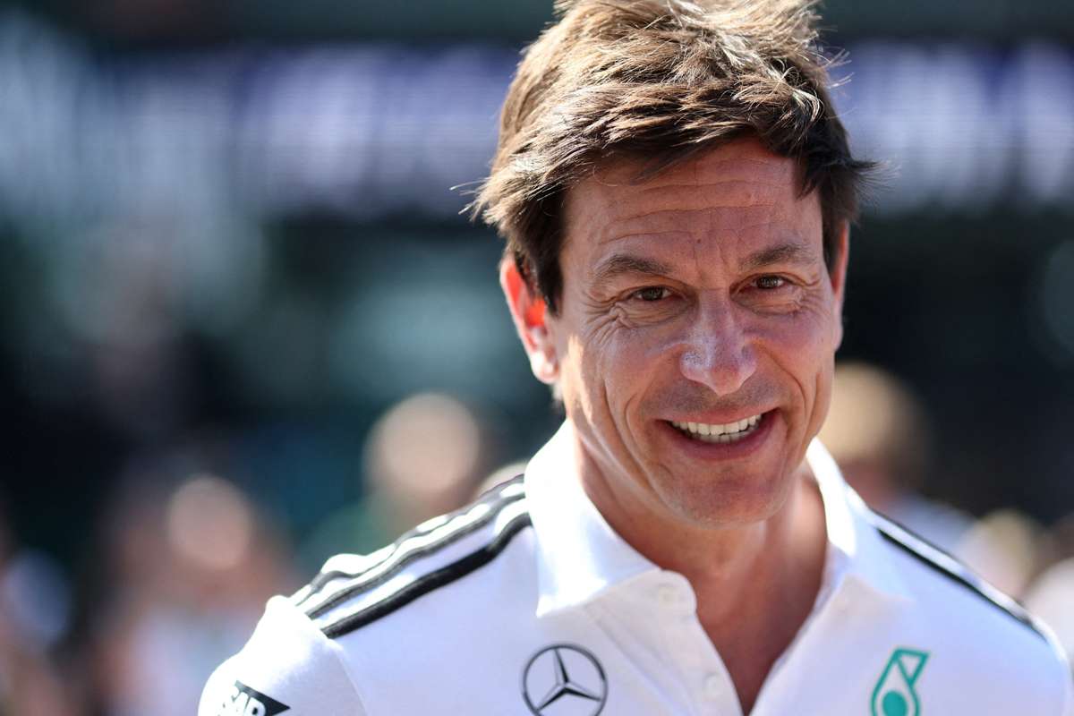 يتوقع توتو وولف أن يعود كريستيان هورنر مدرب Red Bull الذي تم إقالته إلى حلبة الفورمولا 1 قريبًا
 ستاديوم بوست