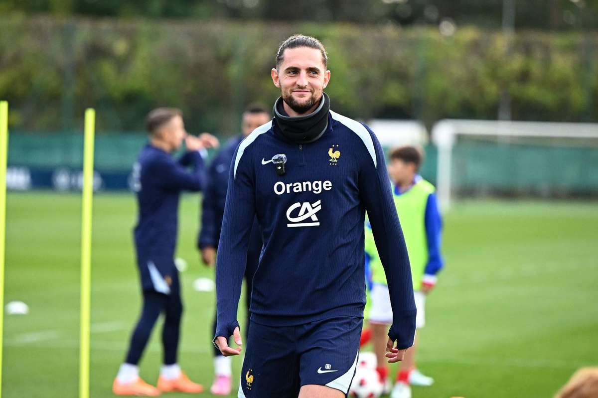 اتحاد اللاعبين الفرنسيين يدعم أدريان رابيوت بسبب انتقاداته لمباراة أستراليا في الدوري الإيطالي
 ستاديوم بوست