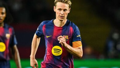 وقع فرينكي دي يونج على عقد جديد مع برشلونة، ويقال إنه وافق على تخفيض راتبه
 ستاديوم بوست