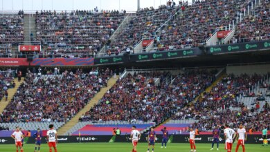 لاعبو برشلونة يقفون صامدين ويرفضون اللعب في أول 15 ثانية من مباراة جيرونا
 ستاديوم بوست