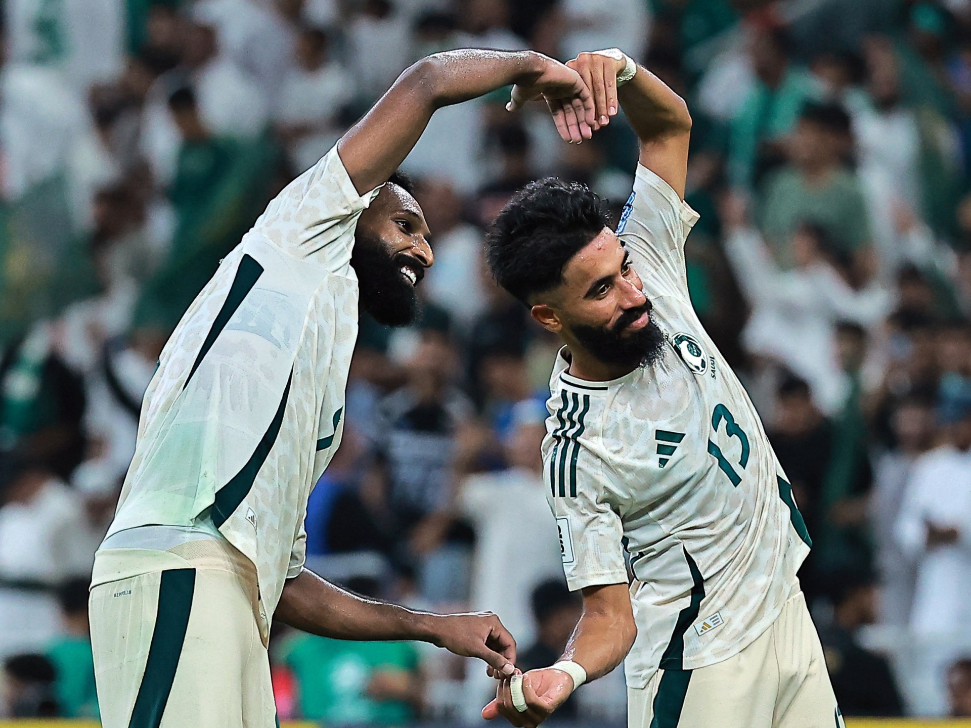 السعودية تسقط إندونيسيا؛ قطر وعمان يتعادلان في تصفيات كأس العالم آسيا | أخبار كرة القدم
 ستاديوم بوست