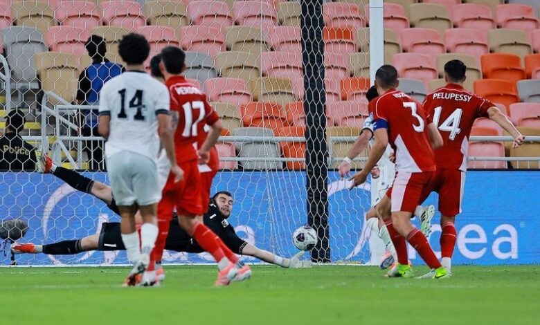 كرة القدم: الإقصاء من كأس العالم لكرة القدم "صعب للغاية" بالنسبة لمدرب إندونيسيا كلويفرت
 ستاديوم بوست