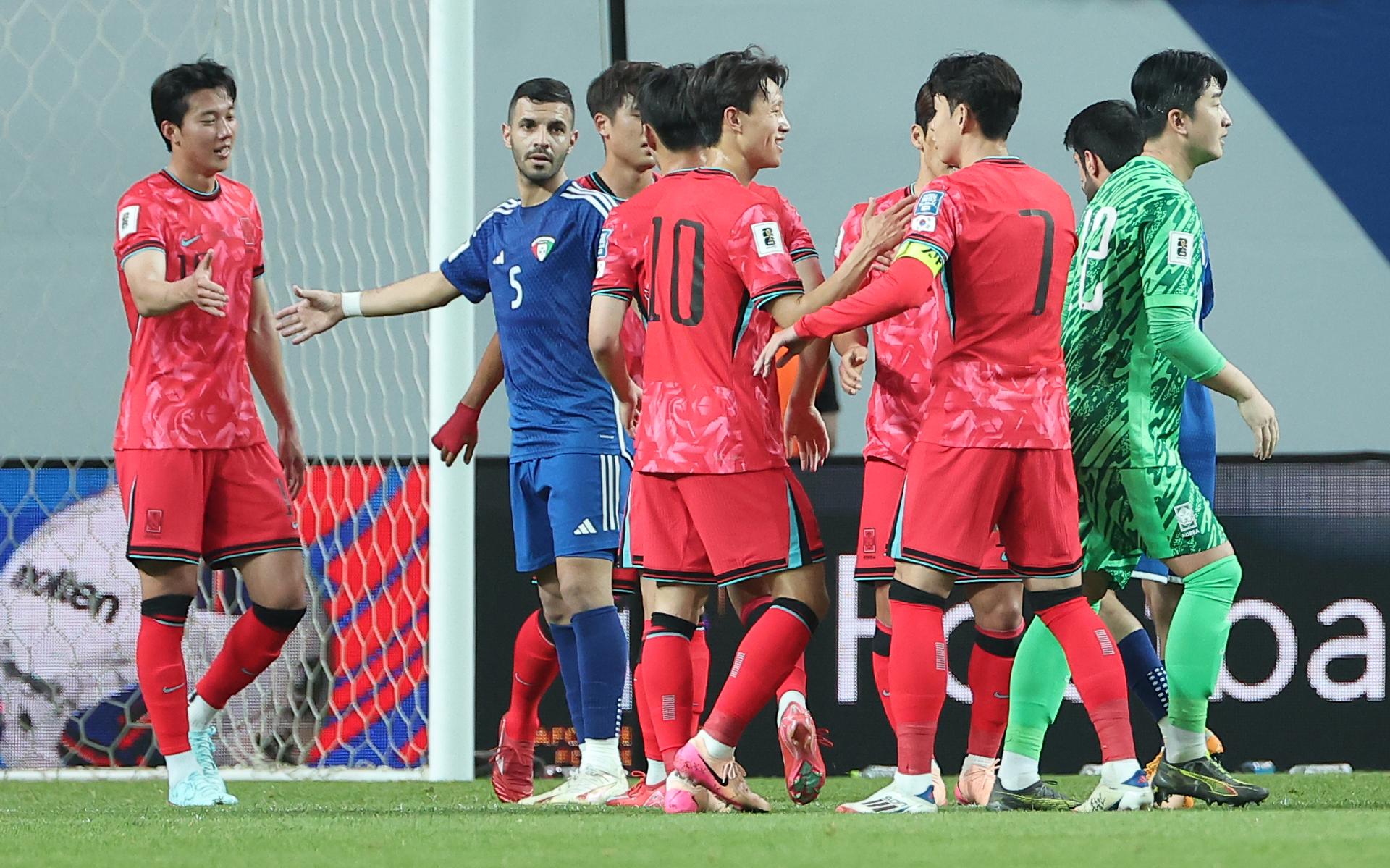 Korea routs Kuwait to finish World Cup qualifiers with undefeated record