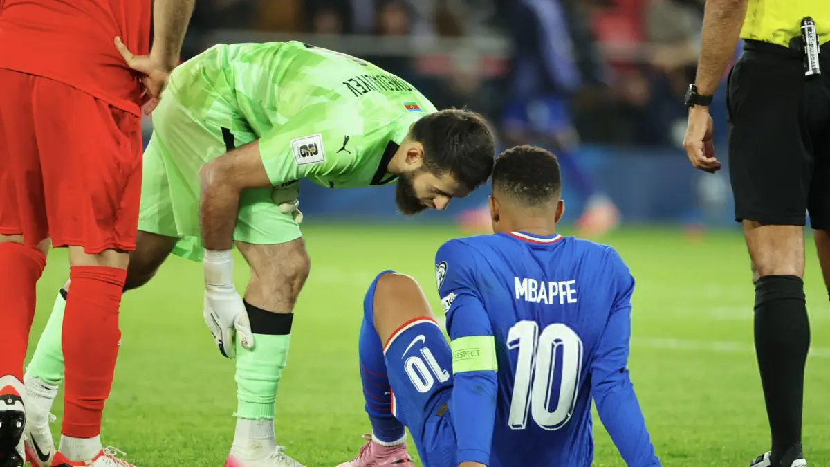 إصابة تلوح في الأفق؟ مبابي يغادر الملعب قبل دقائق من نهاية مباراة المنتخب!
 ستاديوم بوست
