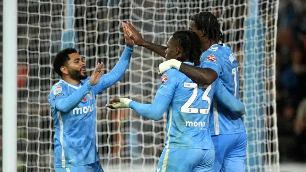 من كوفنتري إلى طريق إيلاند؟ ليدز يخطط للتحرك لآلة أهداف غانا
 ستاديوم بوست