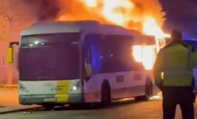 اشتعلت النيران في حافلة مشجعي برشلونة في مشاهد مخيفة قبل مباراة دوري أبطال أوروبا أمام كلوب بروج
ستاديوم بوست