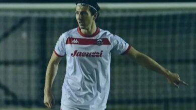 حصل نجم الدوري الوطني على بطاقة حمراء "لم يسبق لها مثيل" حيث أصبح المدرب "مندهشًا"
ستاديوم بوست