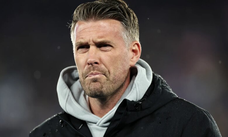 مستقبل روب إدواردز في ميدلسبره موضع شك جدي حيث تم إلغاء المؤتمر الصحفي بسبب المحادثات الصعبة حول تحرك الذئاب
 ستاديوم بوست