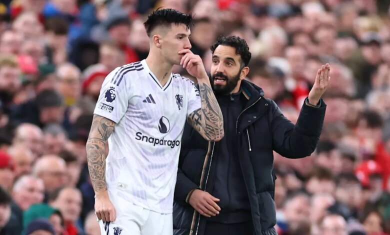 يعترف روبن أموريم بأن مهاجم مانشستر يونايتد بنيامين سيسكو الذي تبلغ قيمته 74 مليون جنيه إسترليني "يكافح" بعد أن قال غاري نيفيل إنه "على بعد أميال منه"
ستاديوم بوست