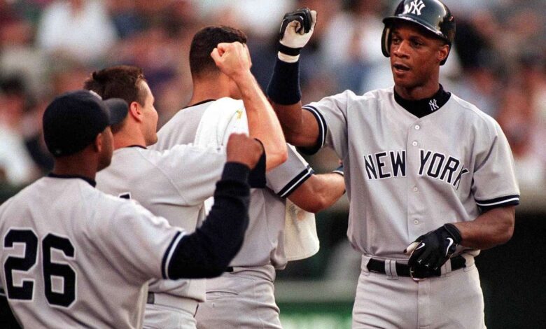 أصدر الرئيس ترامب عفواً عن نجم البيسبول السابق ستروبيري بتهمة التهرب الضريبي
ستاديوم بوست