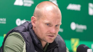 أقال نورويتش ليام مانينغ بعد أن أثبتت هزيمة الكناري في اللحظات الأخيرة أمام ليستر القشة الأخيرة
 ستاديوم بوست