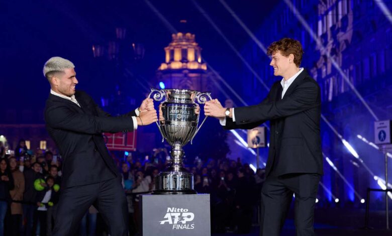 من المقرر أن يدافع يانيك سينر عن لقبه في نهائيات اتحاد لاعبي التنس المحترفين مع منافسه كارلوس الكاراز في عملية البحث
 ستاديوم بوست