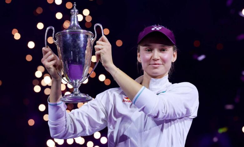 المتألقة إيلينا ريباكينا تهزم أرينا سابالينكا وتحرز لقبها الأول في نهائيات اتحاد لاعبات التنس المحترفات
 ستاديوم بوست