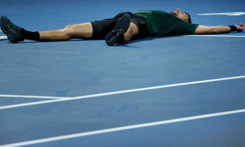 ديوكوفيتش ينسحب من نهائيات اتحاد لاعبي التنس المحترفين بعد فوز أثينا ويأخذ موسيتي مكانه
 ستاديوم بوست