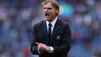 يريد مدرب فريق أول بلاكس روبرتسون تحسين الانضباط
 ستاديوم بوست