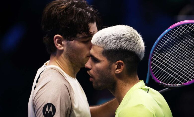 يأسف تايلور فريتز على الفرص الضائعة في خسارة ضيقة أمام كارلوس الكاراز في نهائيات اتحاد لاعبي التنس المحترفين
 ستاديوم بوست