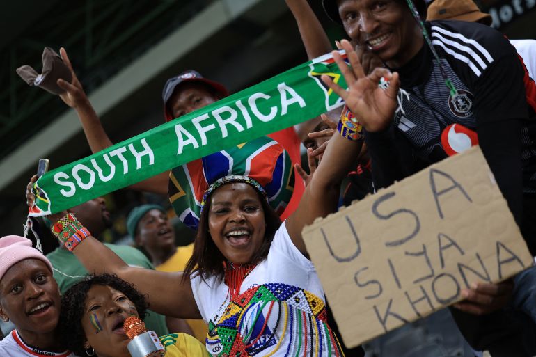 احتفال جماهير جنوب أفريقيا بعد التأهل لكأس العالم