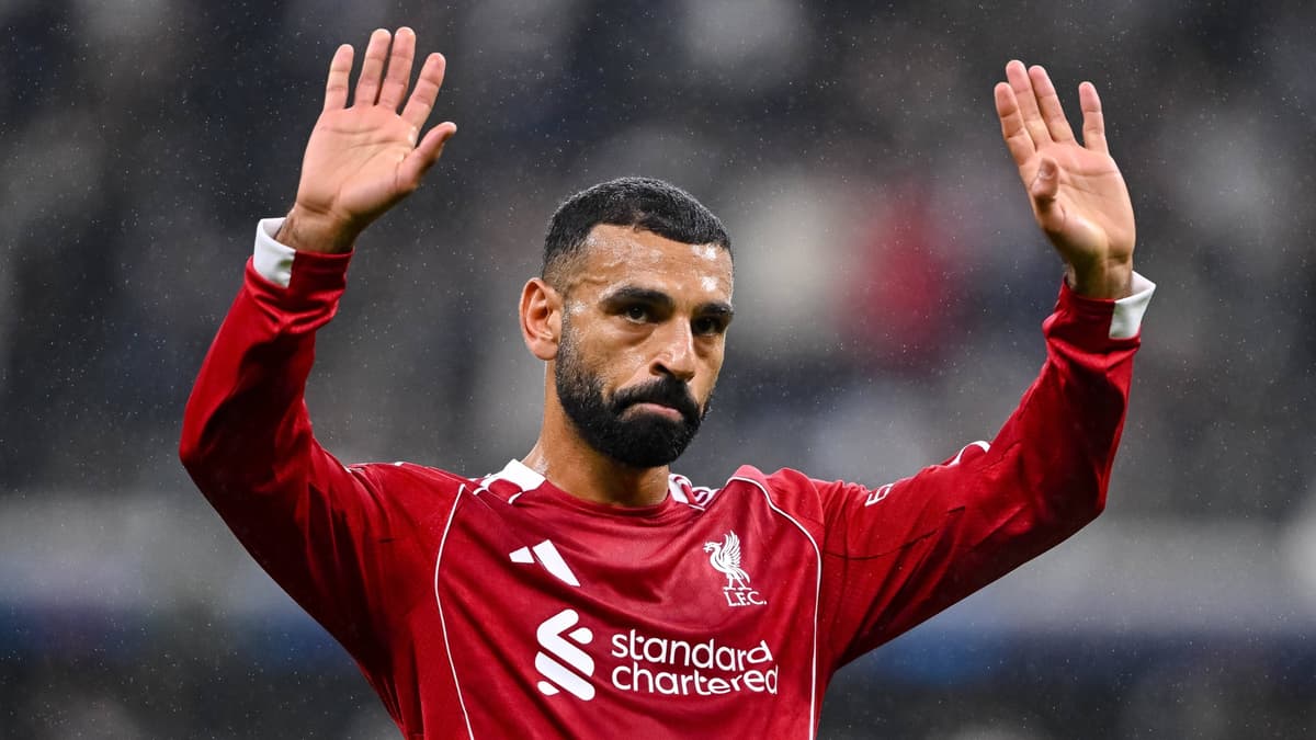 يتفاعل محمد صلاح لاعب ليفربول بعد مباراة دوري أبطال أوروبا 2025/26 مع آينتراخت فرانكفورت