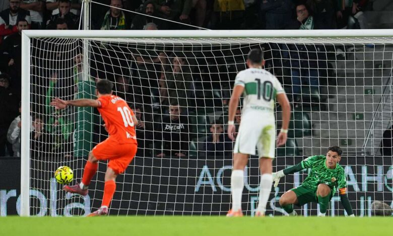 ركلة جزاء متأخرة لأويارزابال تنقذ ريال سوسيداد من التعادل مع إلتشي المحلق في الدوري الإسباني
 ستاديوم بوست