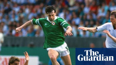 كشف توتنهام أن جناح توتنهام وأيرلندا السابق توني جالفين يتعافى من السكتة الدماغية | توتنهام هوتسبر ستاديوم بوست