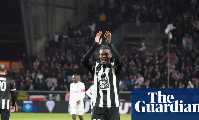 لم يكن لدى أنجيه المال للتعاقد مع المهاجمين لذا لجأ إلى اللاعبين الشباب. عملت | الدوري الفرنسي 1
 ستاديوم بوست