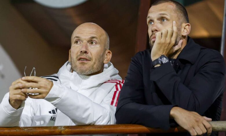 مدير أياكس يناقش طرد جون هيتينجا وإريك تن هاج
ستاديوم بوست