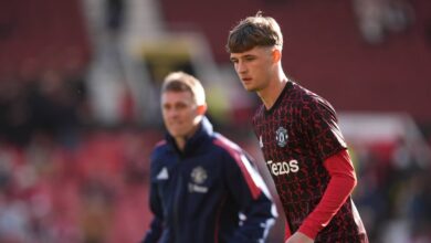 نجل دارين فليتشر ينقذ رقم مانشستر يونايتد البالغ من العمر 88 عامًا
 ستاديوم بوست