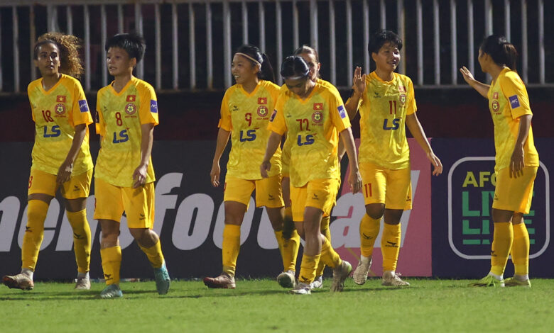 نجوين سعيد بمثابرة مدينة هوشي منه، بينما يسعى ماتريشاني من ملبورن إلى إنهاء المباراة بشكل مثالي
ستاديوم بوست