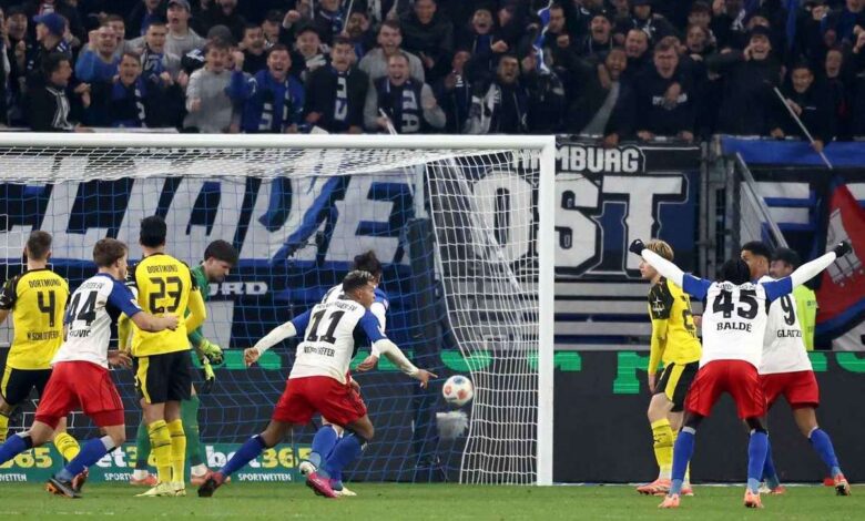 هدف هامبورج في الوقت بدل الضائع أهدر بوروسيا دورتموند فرصة تقليص الفارق مع بايرن
 ستاديوم بوست
