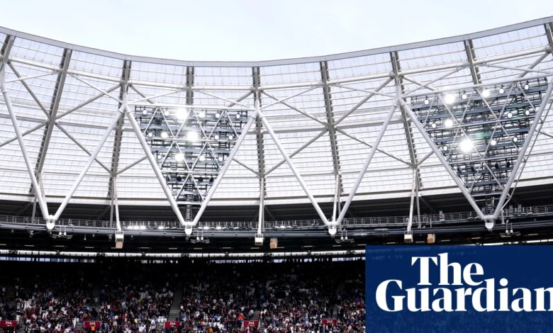 "يتم حرق جثث رومانسية كرة القدم": الأندية تفرض رسومًا على الأطفال ليكونوا تميمة | كرة القدم
ستاديوم بوست