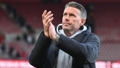 يوافق الذئاب على صفقة روب إدواردز المثيرة للجدل كما صدر بيان رسمي
 ستاديوم بوست