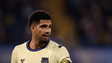 منح رونالد أراوجو لاعب برشلونة إجازة بعد محادثات مع النادي