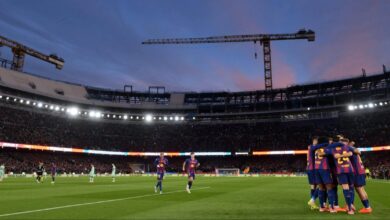 عودة برشلونة إلى الكامب نو: الدموع والمخاوف والأمل أخيراً بعد 909 أيام من الغياب