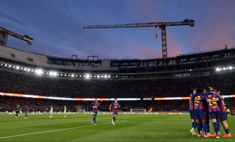 عودة برشلونة إلى الكامب نو: الدموع والمخاوف والأمل أخيراً بعد 909 أيام من الغياب