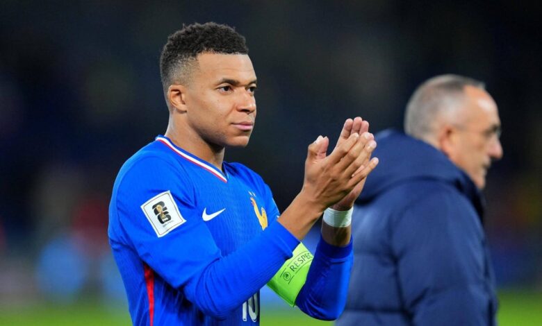 ويغيب كيليان مبابي، لاعب ريال مدريد، وإدواردو كامافينجا، عن تشكيلة فرنسا بسبب الإصابة