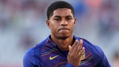 يقول هانسي فليك إن ماركوس راشفورد أظهر "عقلية مثالية" في برشلونة