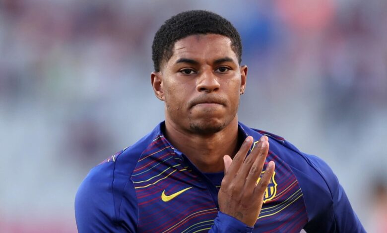 يقول هانسي فليك إن ماركوس راشفورد أظهر "عقلية مثالية" في برشلونة