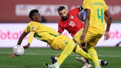 مصر 2 زيمبابوي 1: صلاح يسجل هدف الفوز المتأخر بينما يقاتل الفراعنة لتجنب الانزعاج