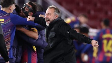 لدى هانسي فليك حل جديد لدفاع برشلونة. لكن هل سيحتاج إلى المزيد؟