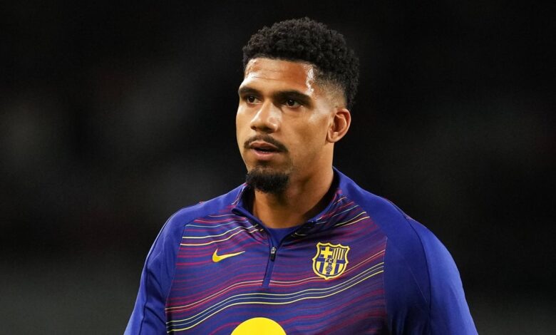 يعود رونالد أراوخو إلى تدريبات برشلونة بعد إجازة