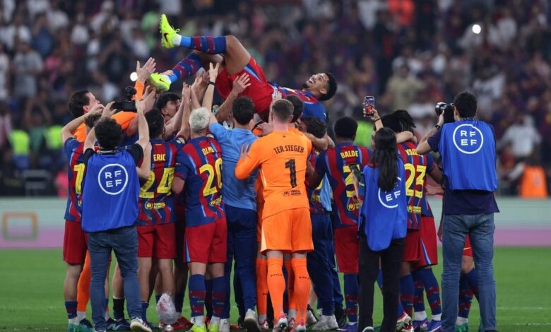 داخل برشلونة: عودة أراوجو العاطفية، رد فعل على إقالة ألونسو