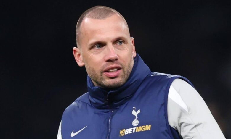 في جون هيتينجا، يمتلك توتنهام مدربًا تدريبيًا عالي المستوى ومطورًا للمواهب