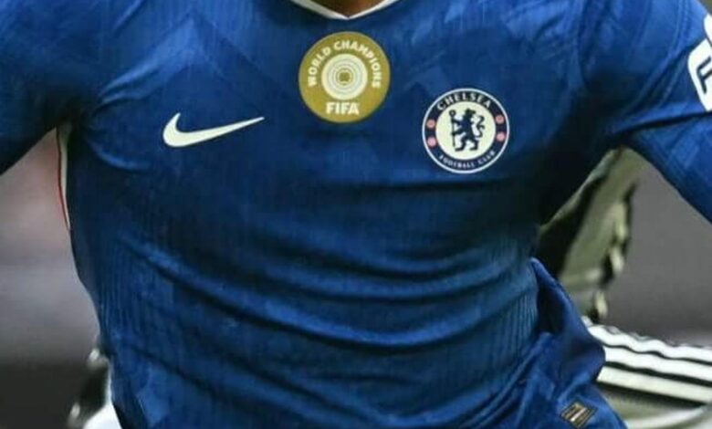 يعد افتقار تشيلسي إلى راعي قميص طويل الأمد بمثابة مخاطرة محسوبة. هل ستؤتي ثمارها؟