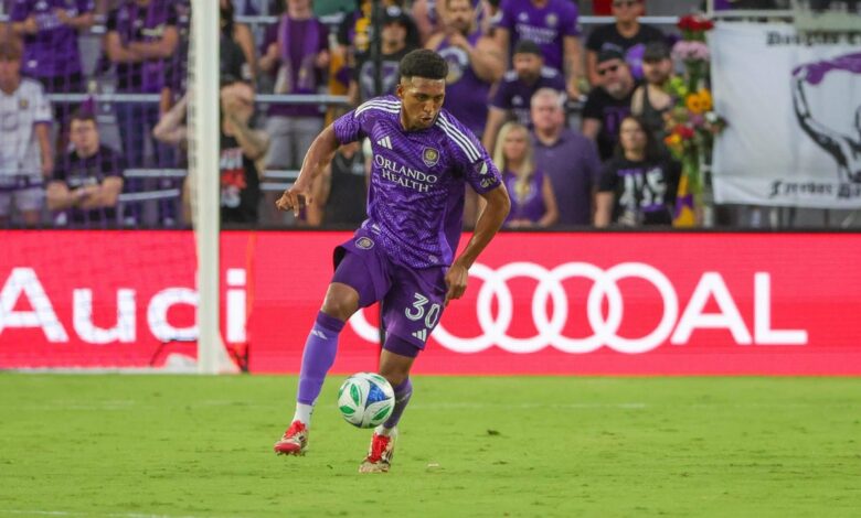 فياريال يختتم انتقاله إلى أورلاندو سيتي، أليكس فريمان من USMNT: المصادر