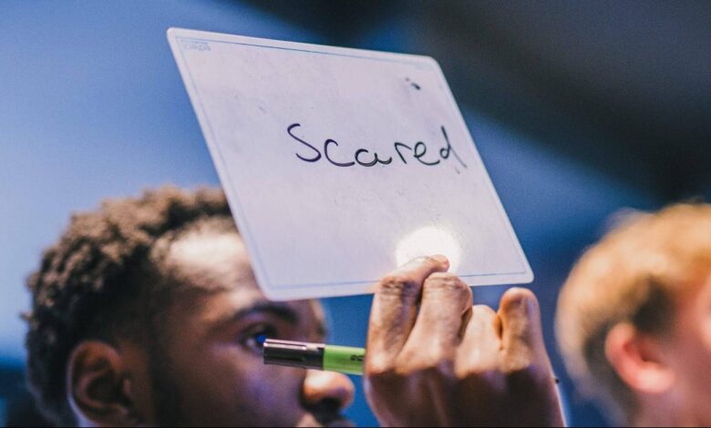 المؤسسة الخيرية تتحدث عن منع الانتحار في أندية كرة القدم: "نحن خائفون من التحدث عن ذلك، لكننا بحاجة إلى ذلك"