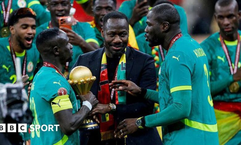 تم إيقاف مدرب السنغال ثياو بعد الفوضى في نهائي كأس الأمم الإفريقية