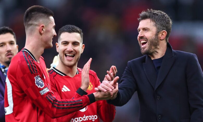 كيف أعاد مان يونايتد اكتشاف الثقة بالنفس تحت قيادة كاريك: توازن خط الوسط، والكرات الثابتة، والسخرية