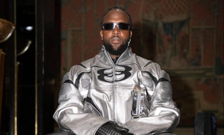 الحالة الغريبة لديفوك أوريجي، "أسطورة" ليفربول بدون ناد